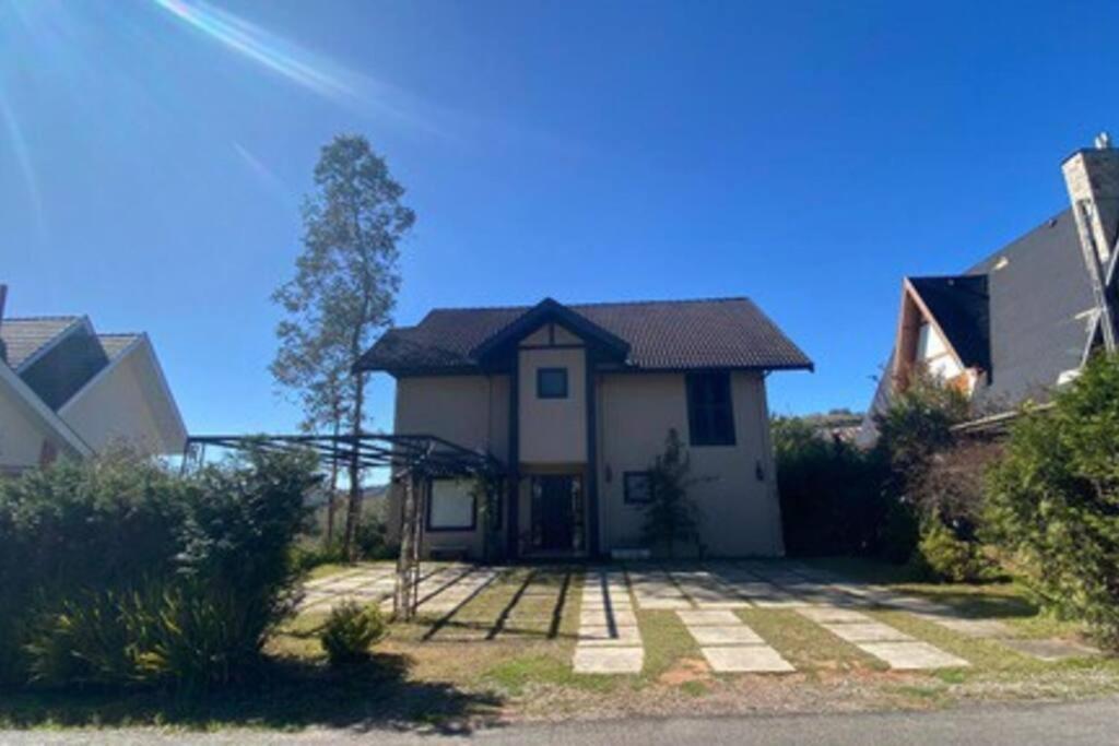Hostyn Casa Paraiso Nas Montanhas, De Alto Padrao Cercado Pela Natureza Casa de férias Campos do Jordão